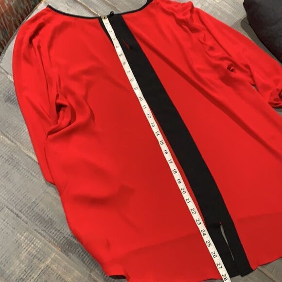 I.N. Studio Top  - Picture 9 of 12